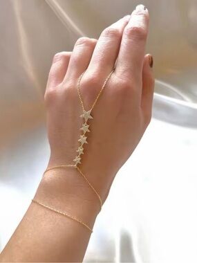 Delicate Gold Star finger chain Bracelet - Women Jewelry